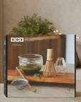 Geschenkdoos van de matcha set met de inhoud ervoor