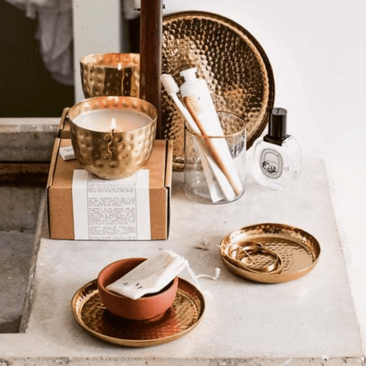 vtwonen Serveerschaal Dienblad 22 cm – handgemaakt | Goud